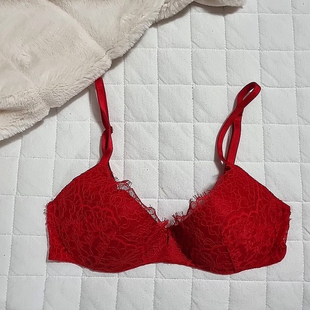 BNWOT Victoria's Secret Dream Angels Wicked Scoop Bra
